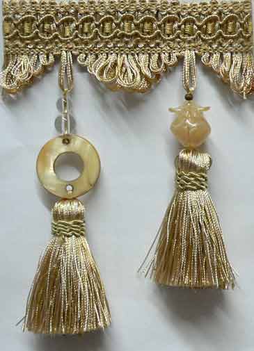 #158 Solid Romans with Tassel Trim (tucks)